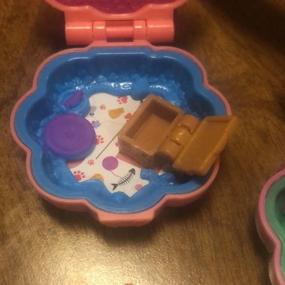 (2) Polly Pocket Inspired Little Houses with a cat, dog and (1) person! - Picture 8 of 17